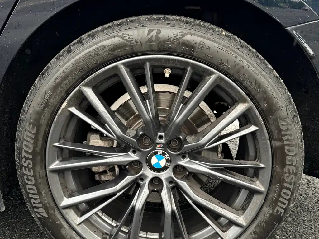 BMW 3 Series 2023 — фото 10