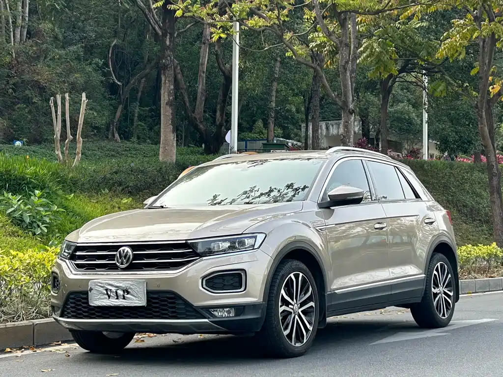 Volkswagen T-Roc 2019 — фото 1