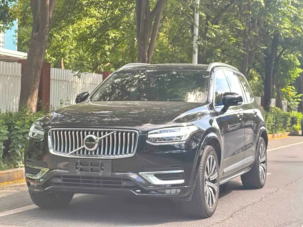Volvo XC90 2022 — фото 1