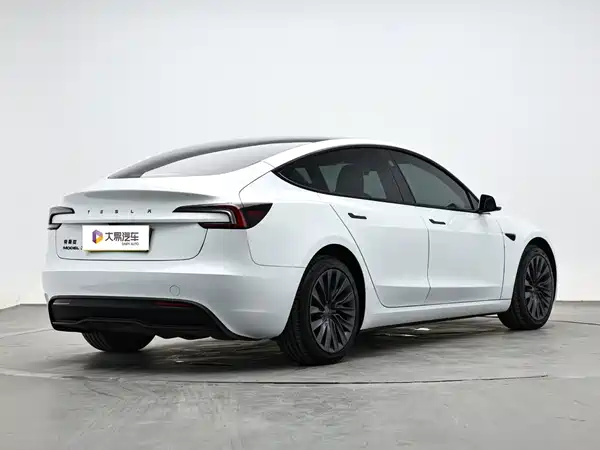 Tesla Model 3 2026