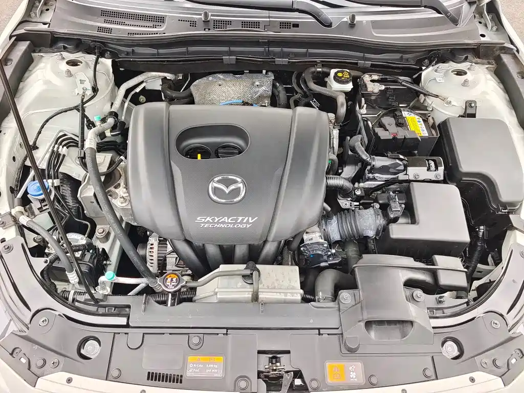 Mazda 3 Axela 2018 — фото 14