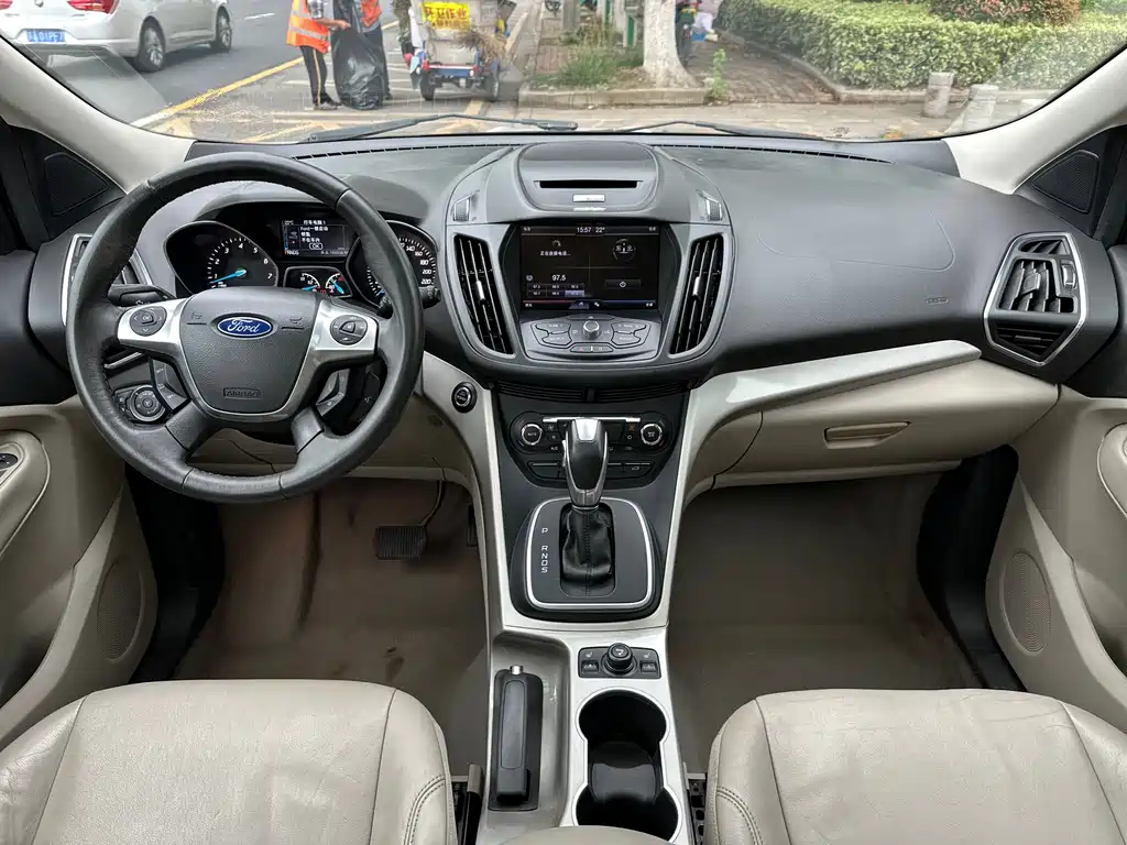 Ford Kuga 2013 — фото 12