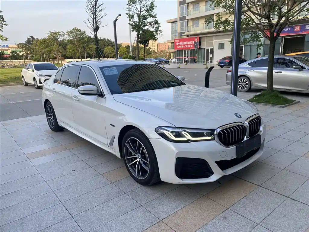 BMW 5 Series New Energy 2022 — фото 3
