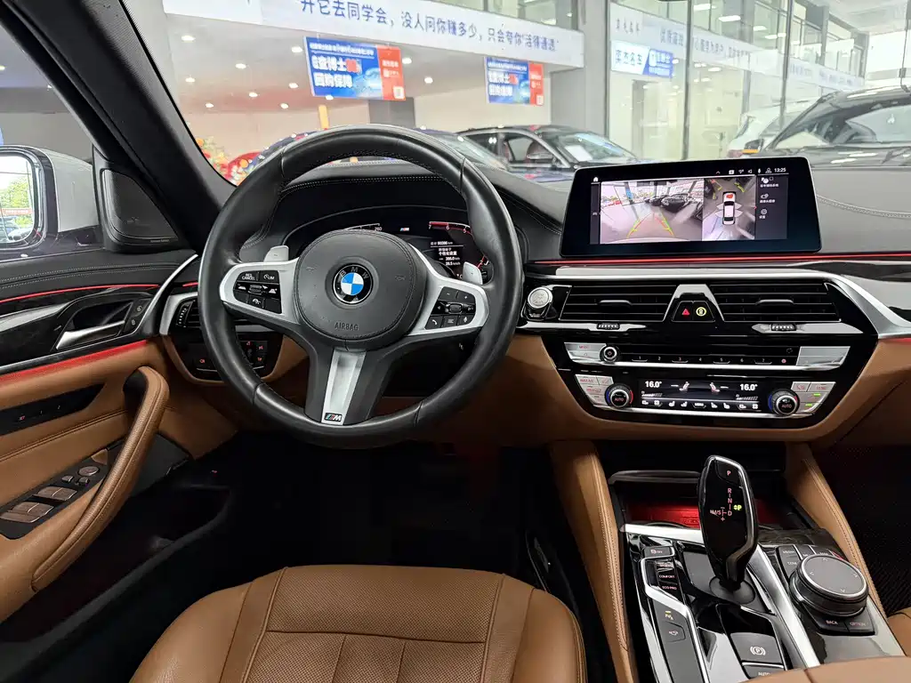 BMW 5 Series 2020 — фото 11