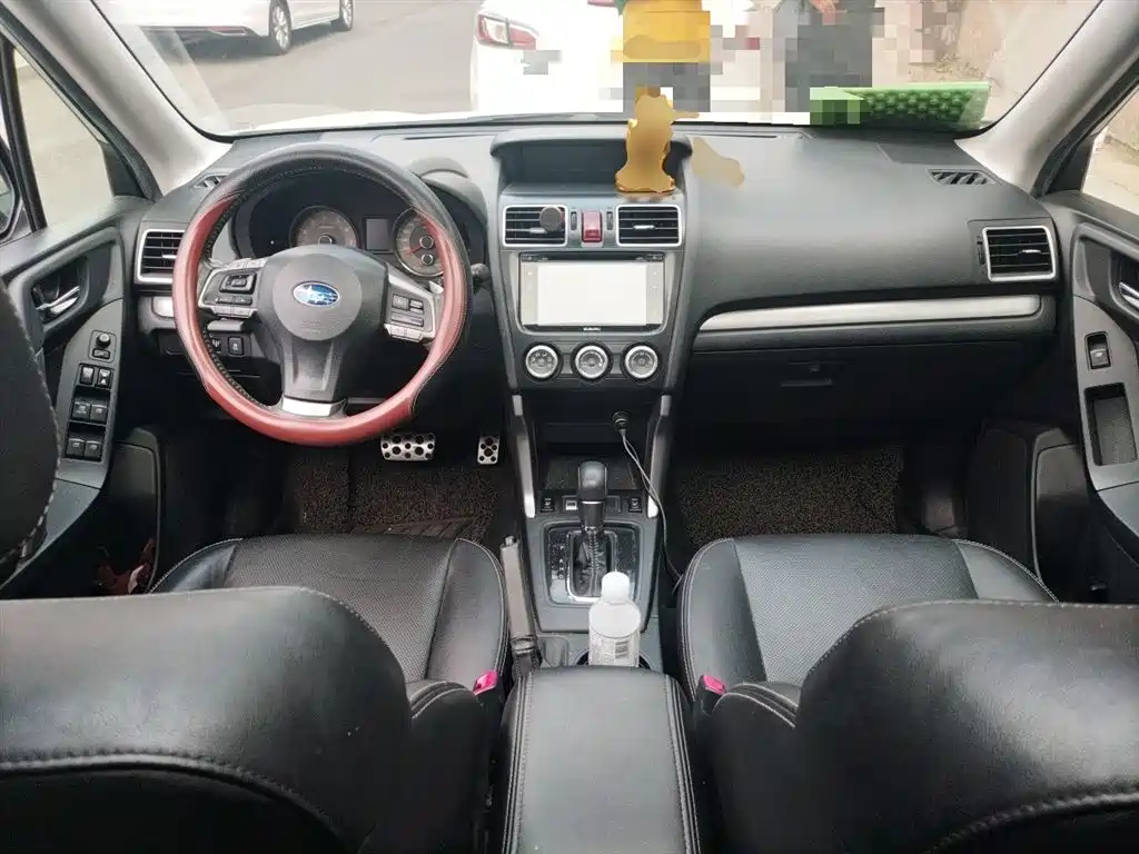 Subaru Forester 2015 — фото 10