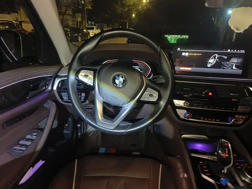 BMW 5 Series 2020 — фото 11