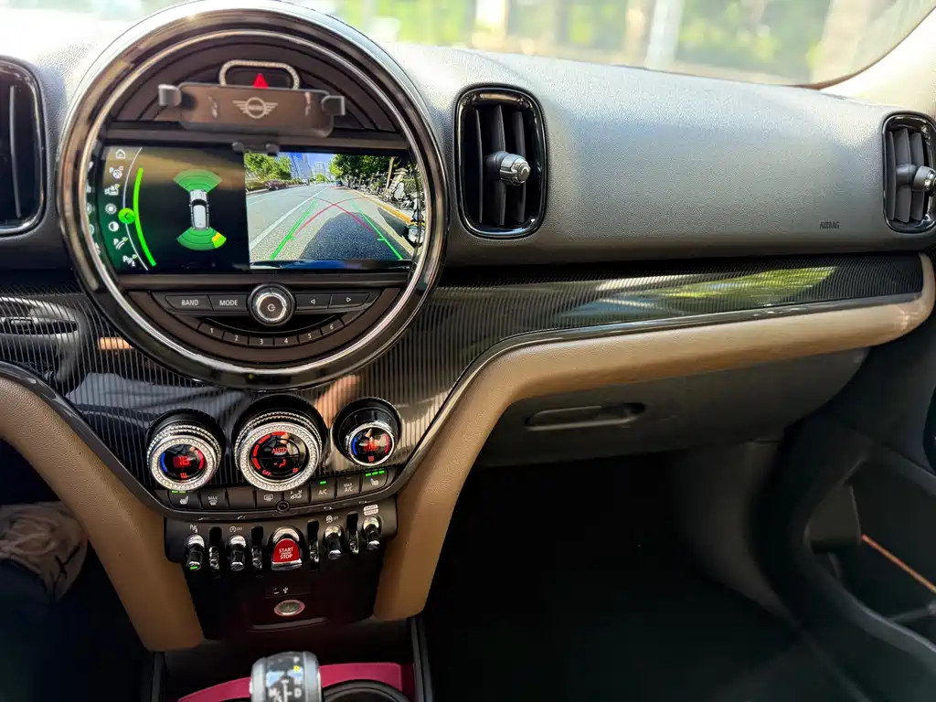 MINI Countryman 2019 — фото 14