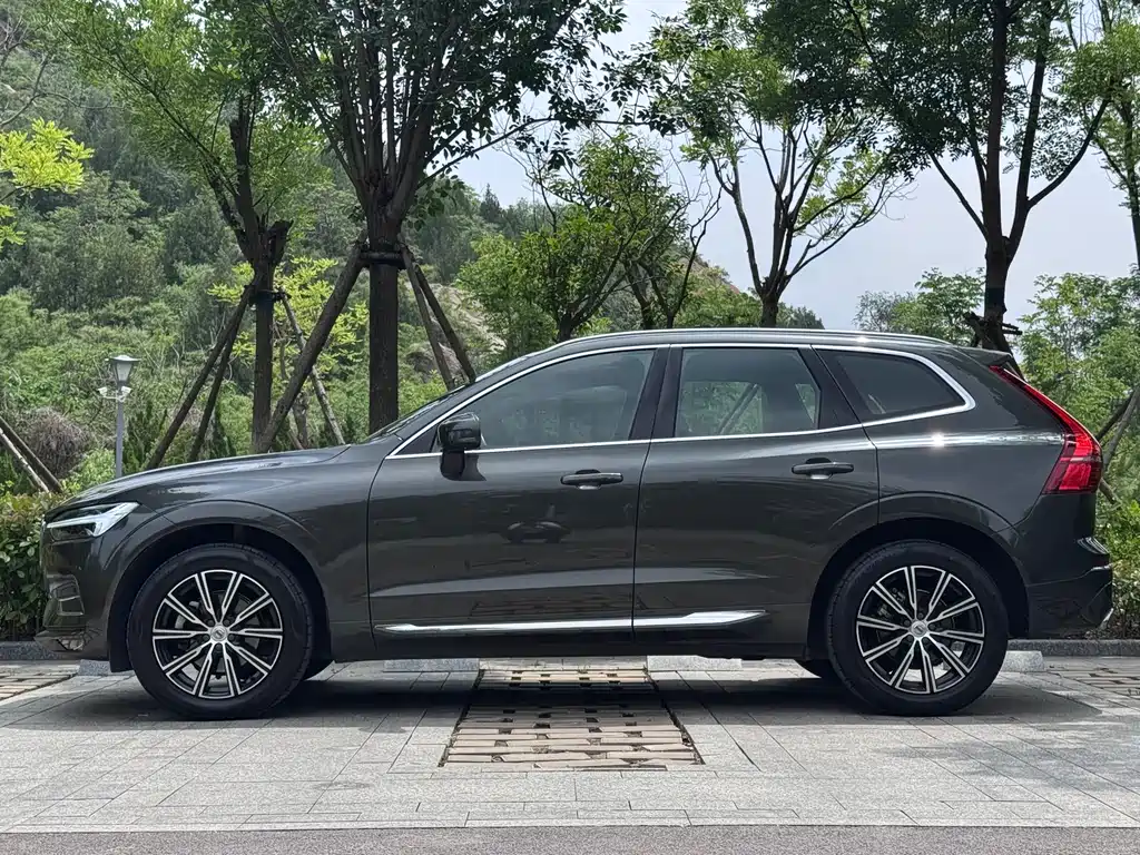 Volvo XC60 2021 — фото 4