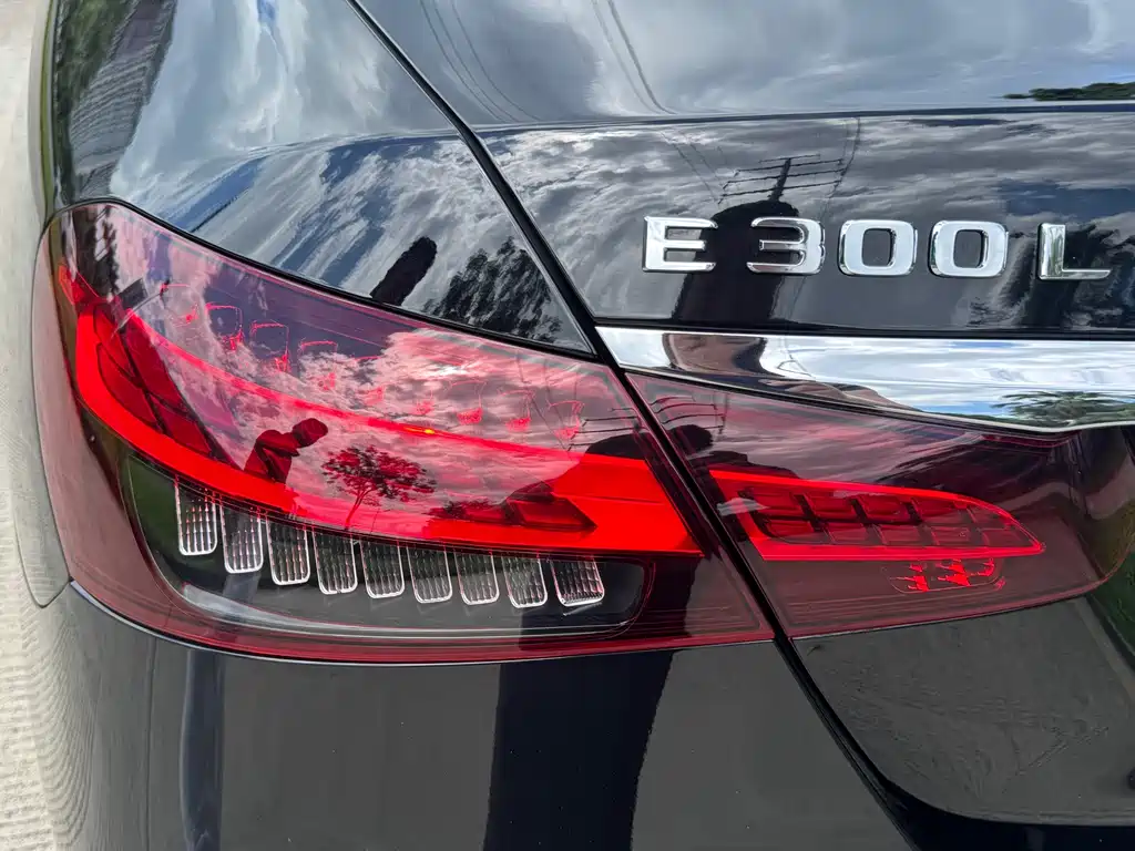 Mercedes-Benz E-Class 2021 — фото 21