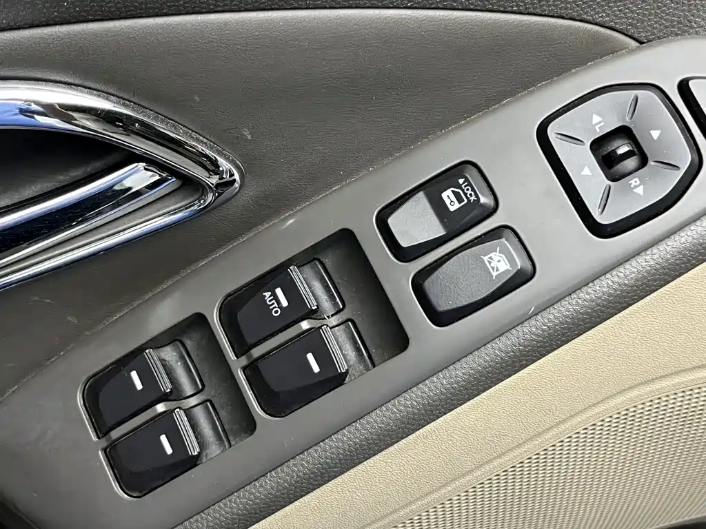 Hyundai ix35 2010 — фото 10