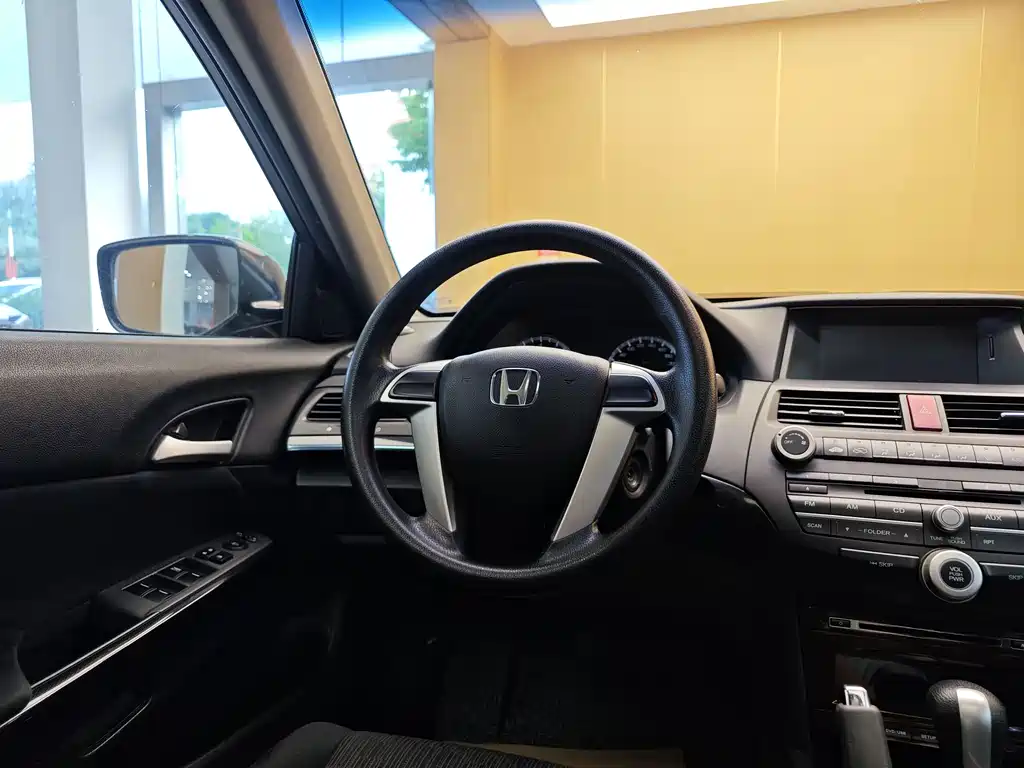 Honda Accord 2013 — фото 14