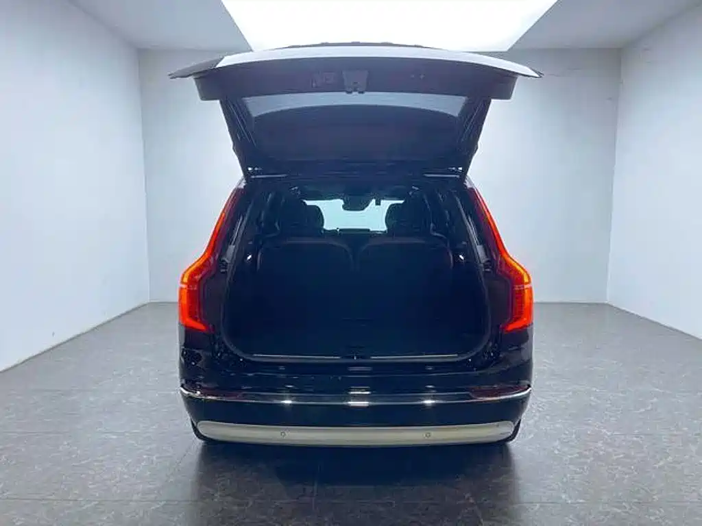 Volvo XC90 2022 — фото 11