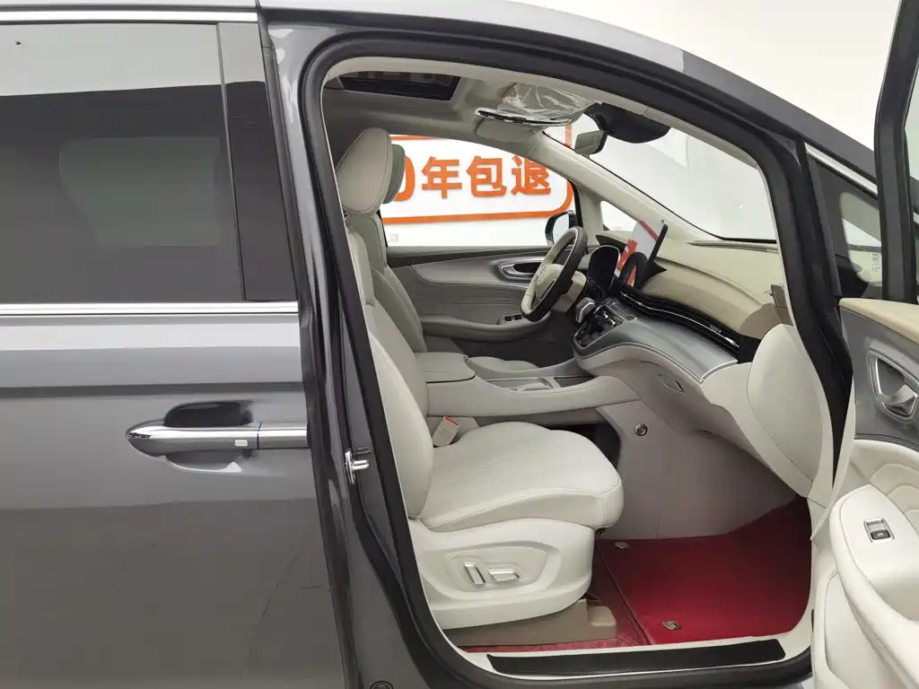 Roewe iMAX8 New Energy 2026 — фото 23