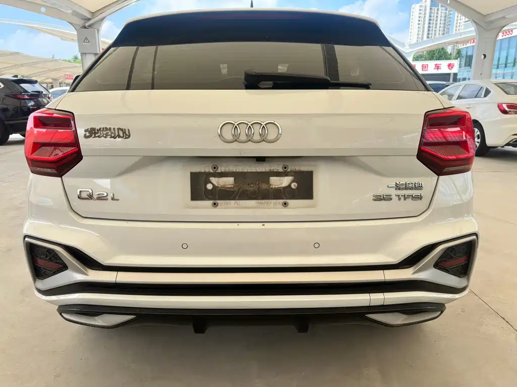 Audi Q2L 2023 — фото 12