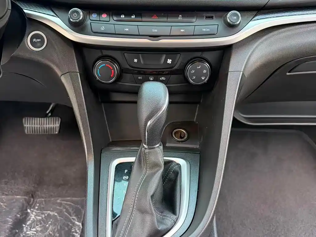 Buick Excelle 2020 — фото 10