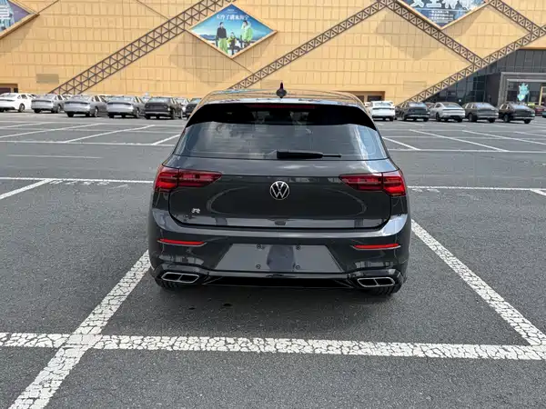 Volkswagen Golf 2023