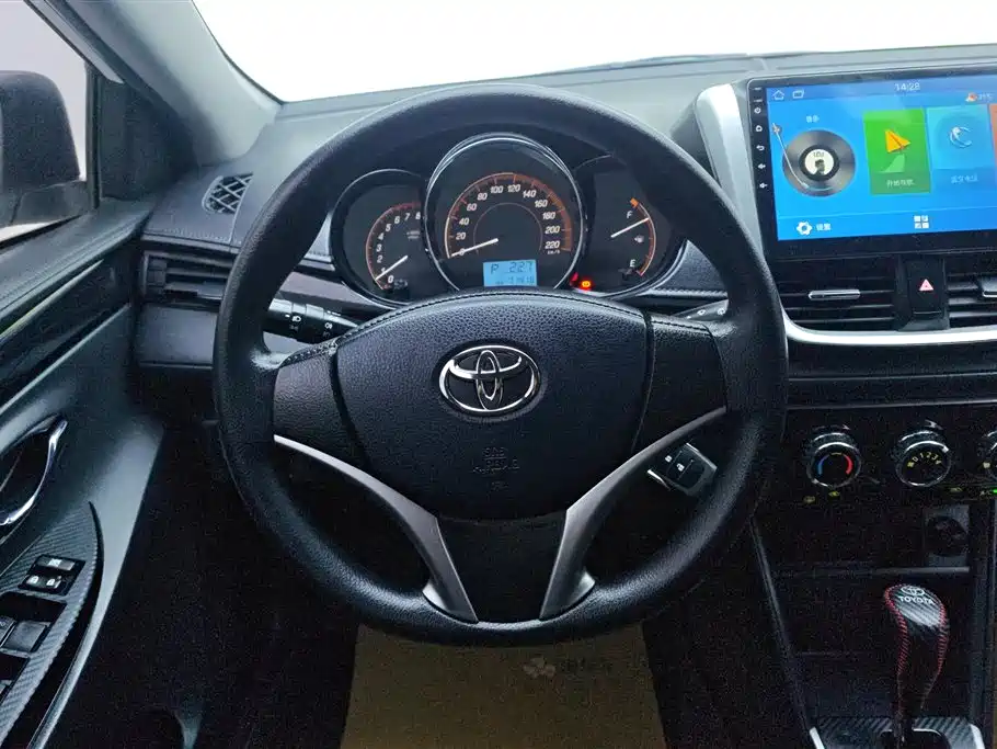 Toyota Yaris L 2021 — фото 15