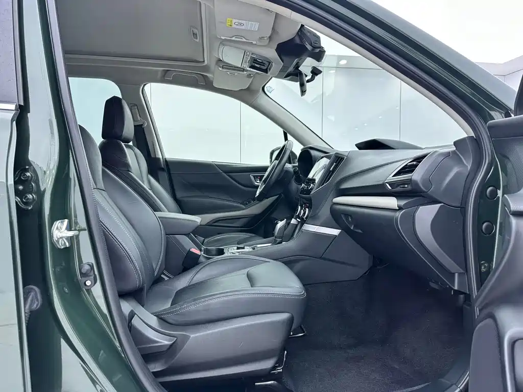Subaru Forester 2022 — фото 20
