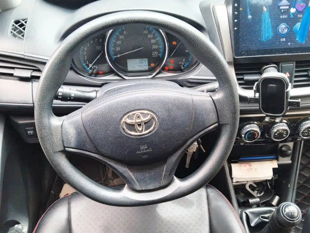 Toyota Yaris L 2017