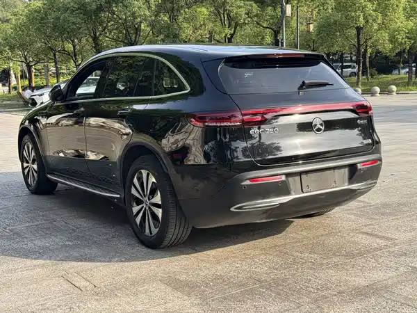 Mercedes-Benz EQC 2020