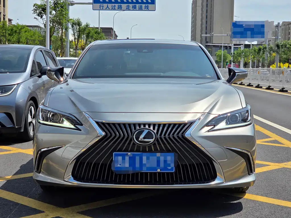 Lexus ES 2021 — фото 2