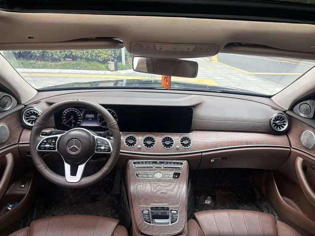 Mercedes-Benz E-Class 2019 — фото 11