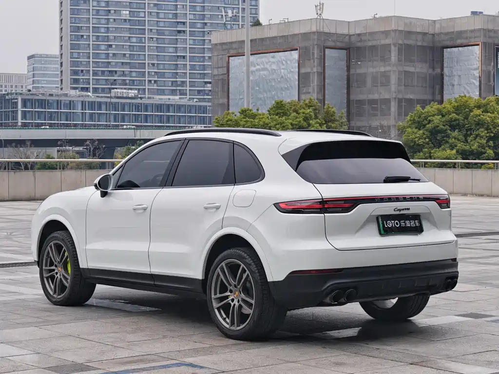 Porsche Cayenne Hybrid 2022 — фото 3