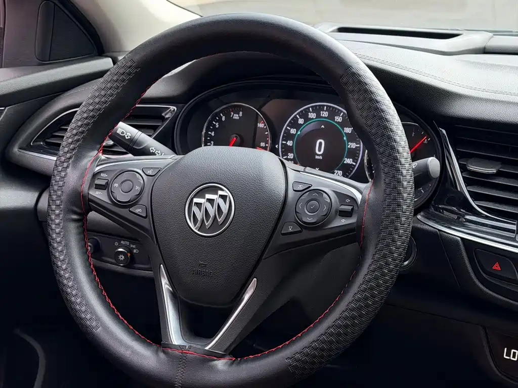 Buick Regal 2018 — фото 14