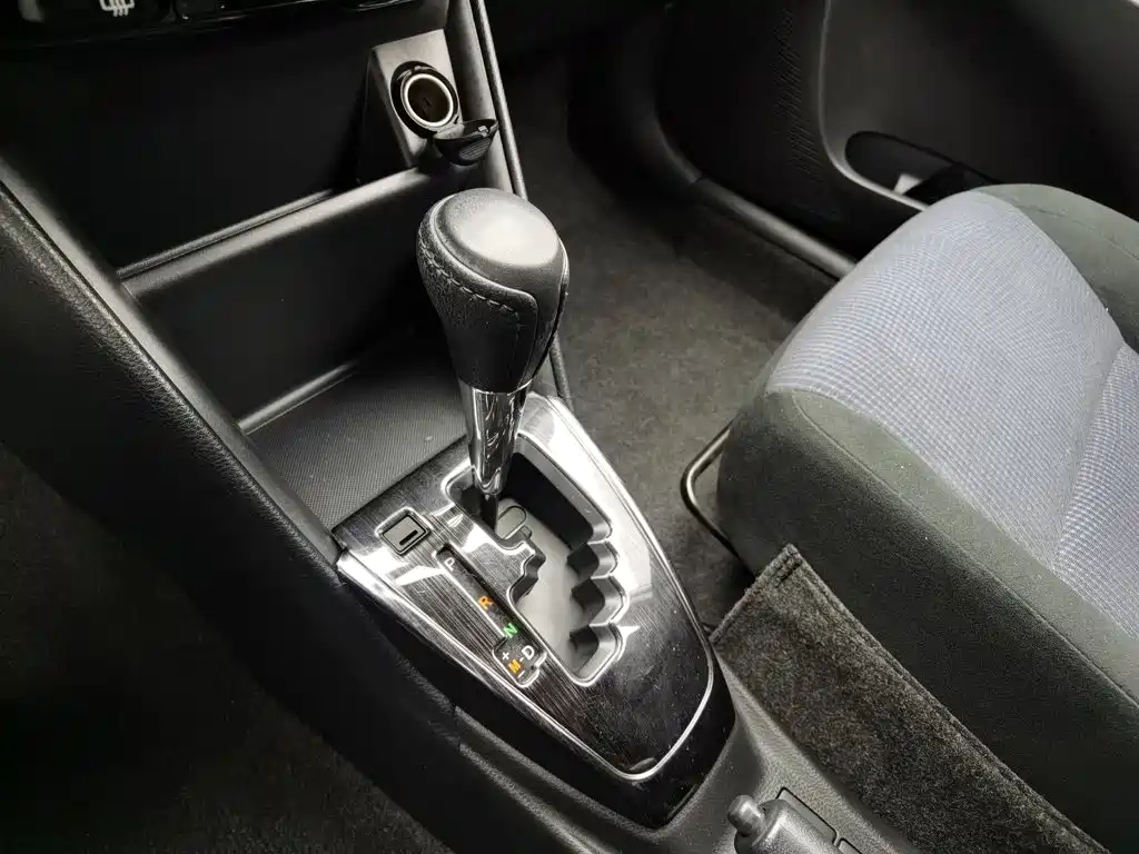 Toyota Yaris L 2019 — фото 13
