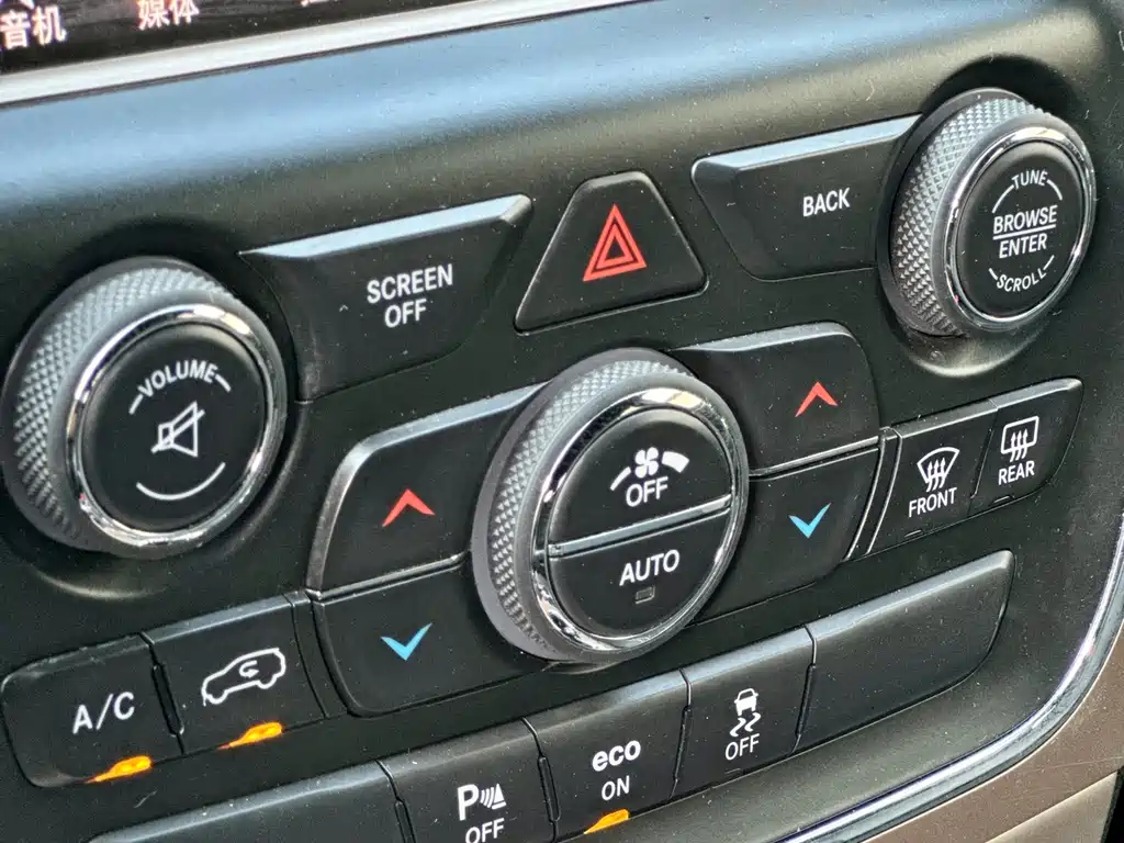 Jeep Grand Cherokee 2014 — фото 30