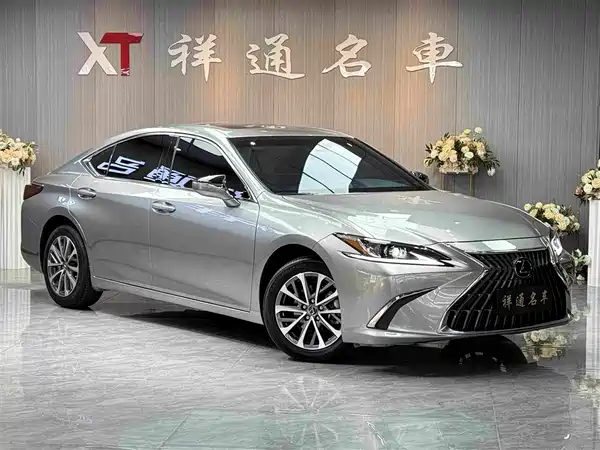 Lexus ES 2024