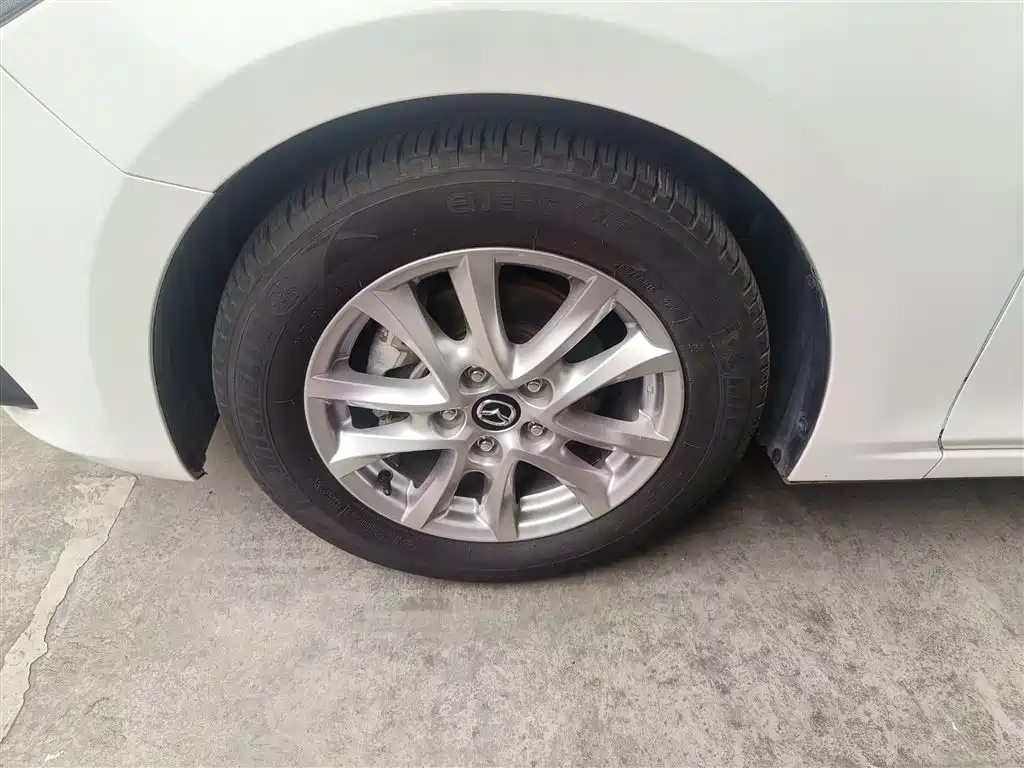 Mazda 3 Axela 2015 — фото 23