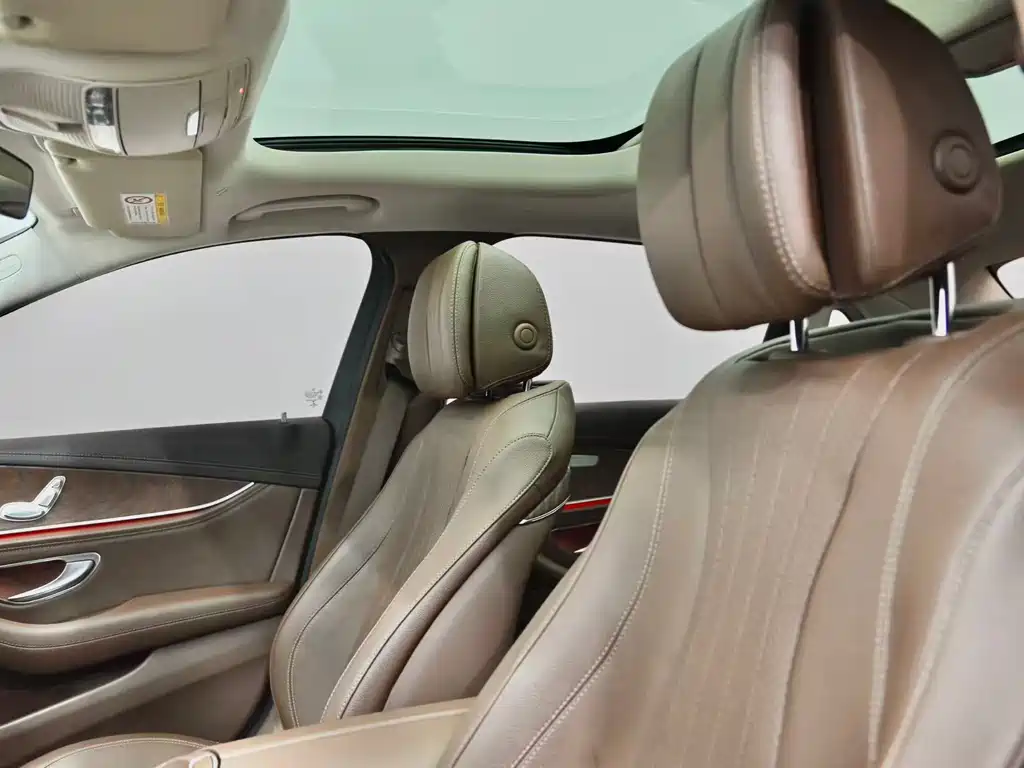 Mercedes-Benz E-Class 2023 — фото 30