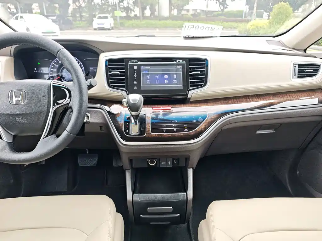 Honda Odyssey 2015 — фото 8