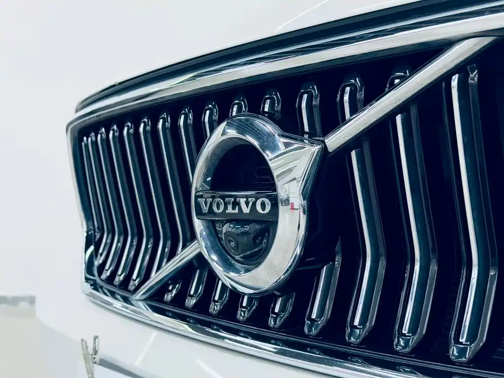 Volvo XC40 2022 — фото 20