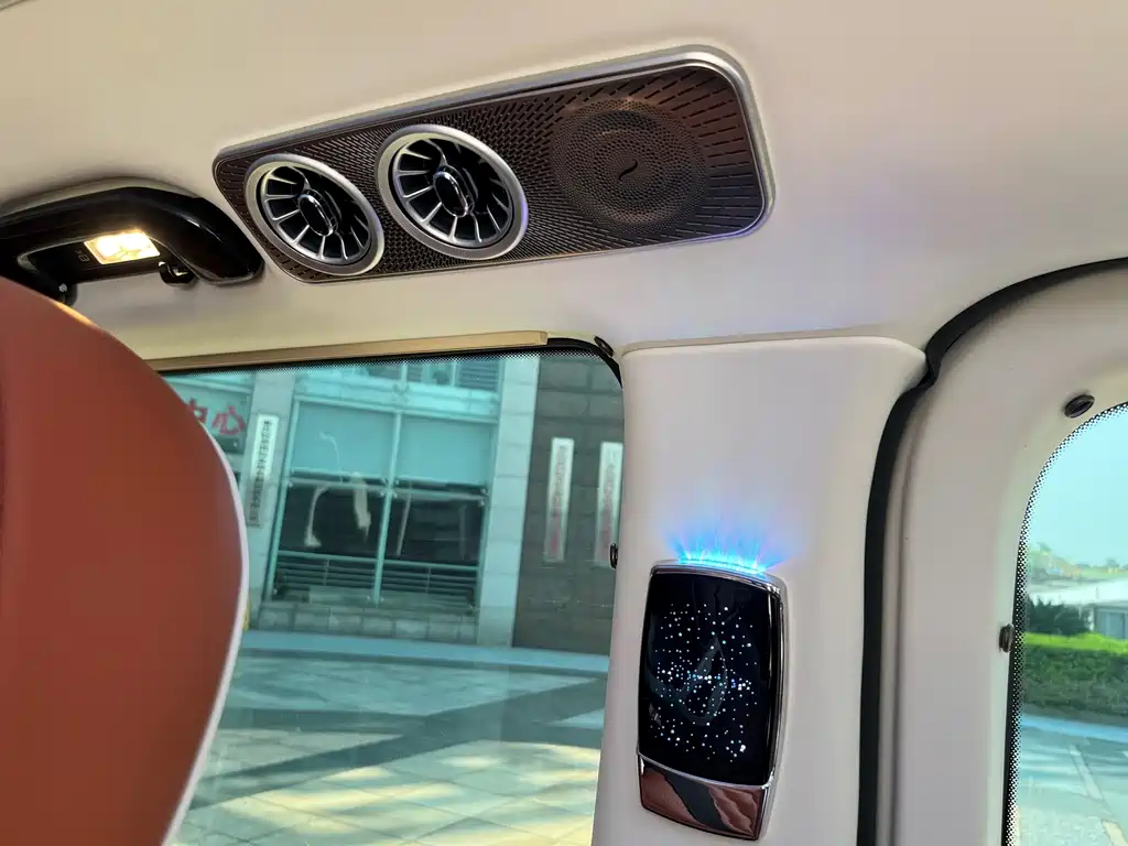Mercedes-Benz Vito 2023 — фото 10