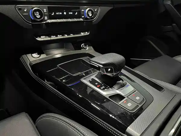 Audi Q5L 2024