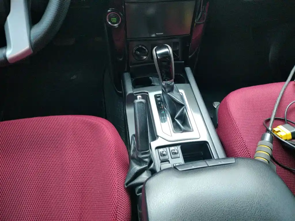 Toyota Prado 2015 — фото 10