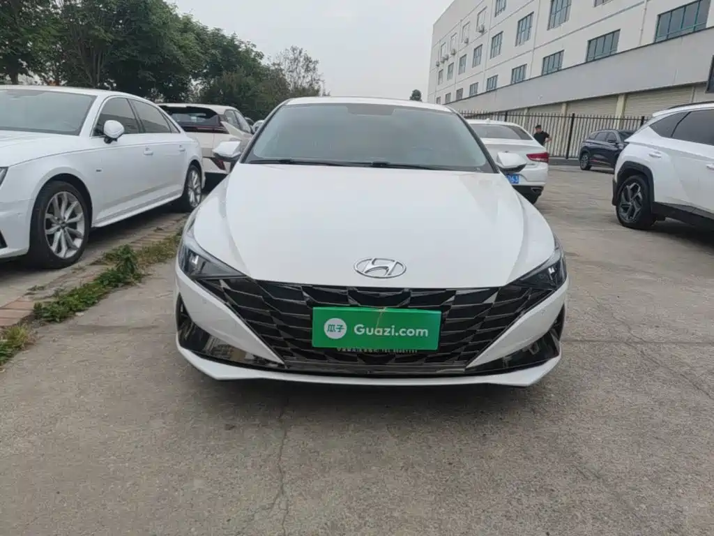 Hyundai Elantra 2022 — фото 3
