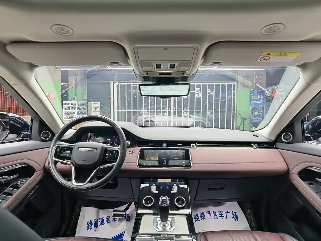 Land Rover Evoque 2023 — фото 7