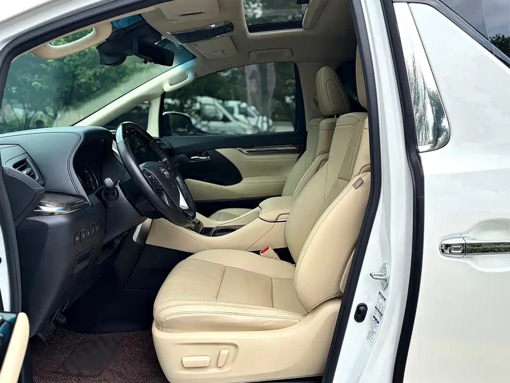 Toyota Alphard 2021 — фото 11