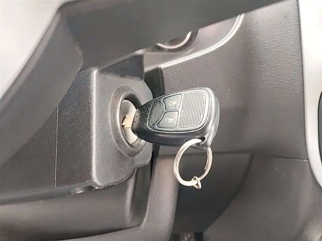 Jeep Compass 2015 — фото 9