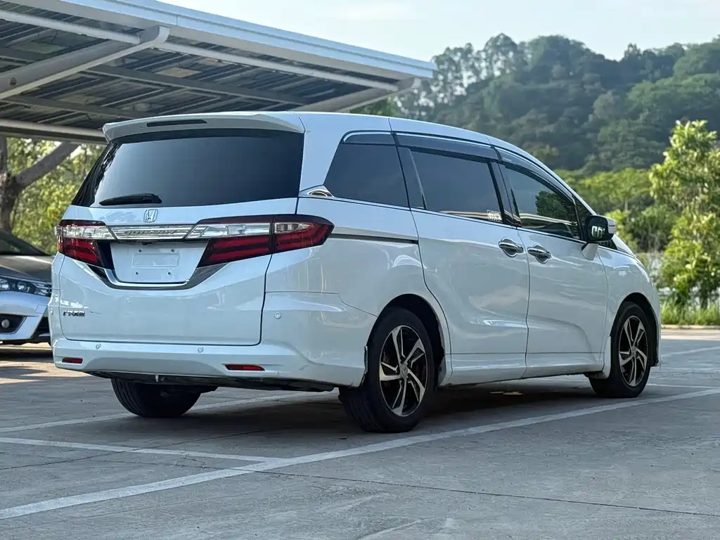 Honda Odyssey 2017 — фото 9