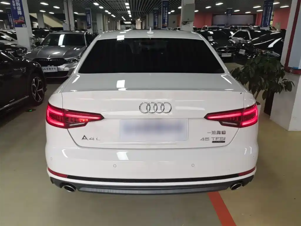 Audi A4L 2018 — фото 6