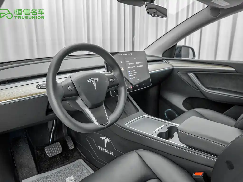 Tesla Model Y 2023 — фото 12