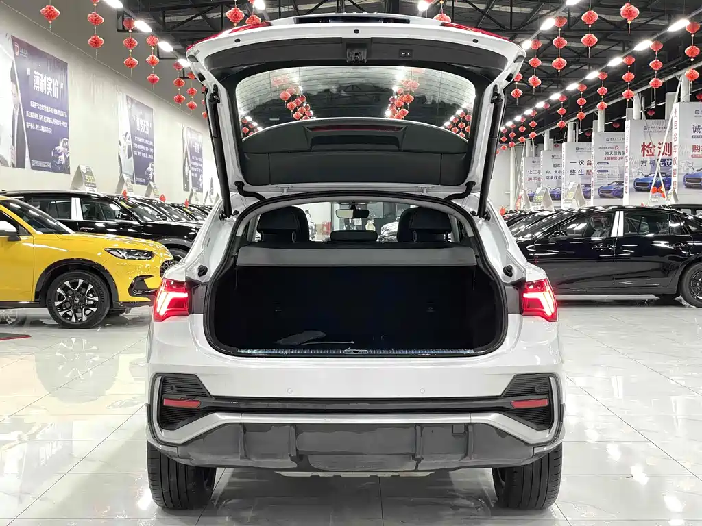 Audi Q3 Sportback 2021 — фото 20