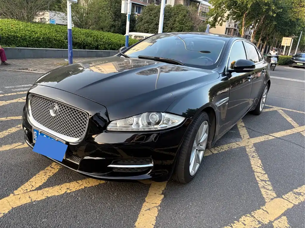 Jaguar XJ 2013 — фото 3