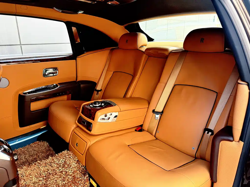 Rolls-Royce Ghost 2013 — фото 38
