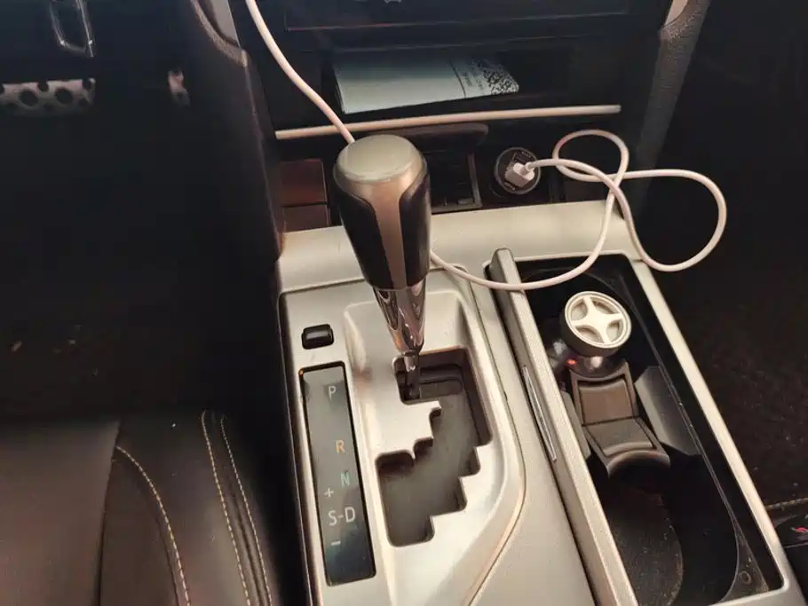Toyota Camry 2014 — фото 16