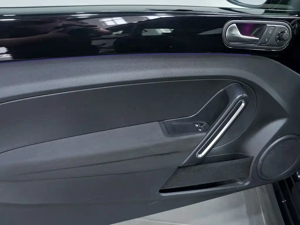 Volkswagen Beetle 2014 — фото 11